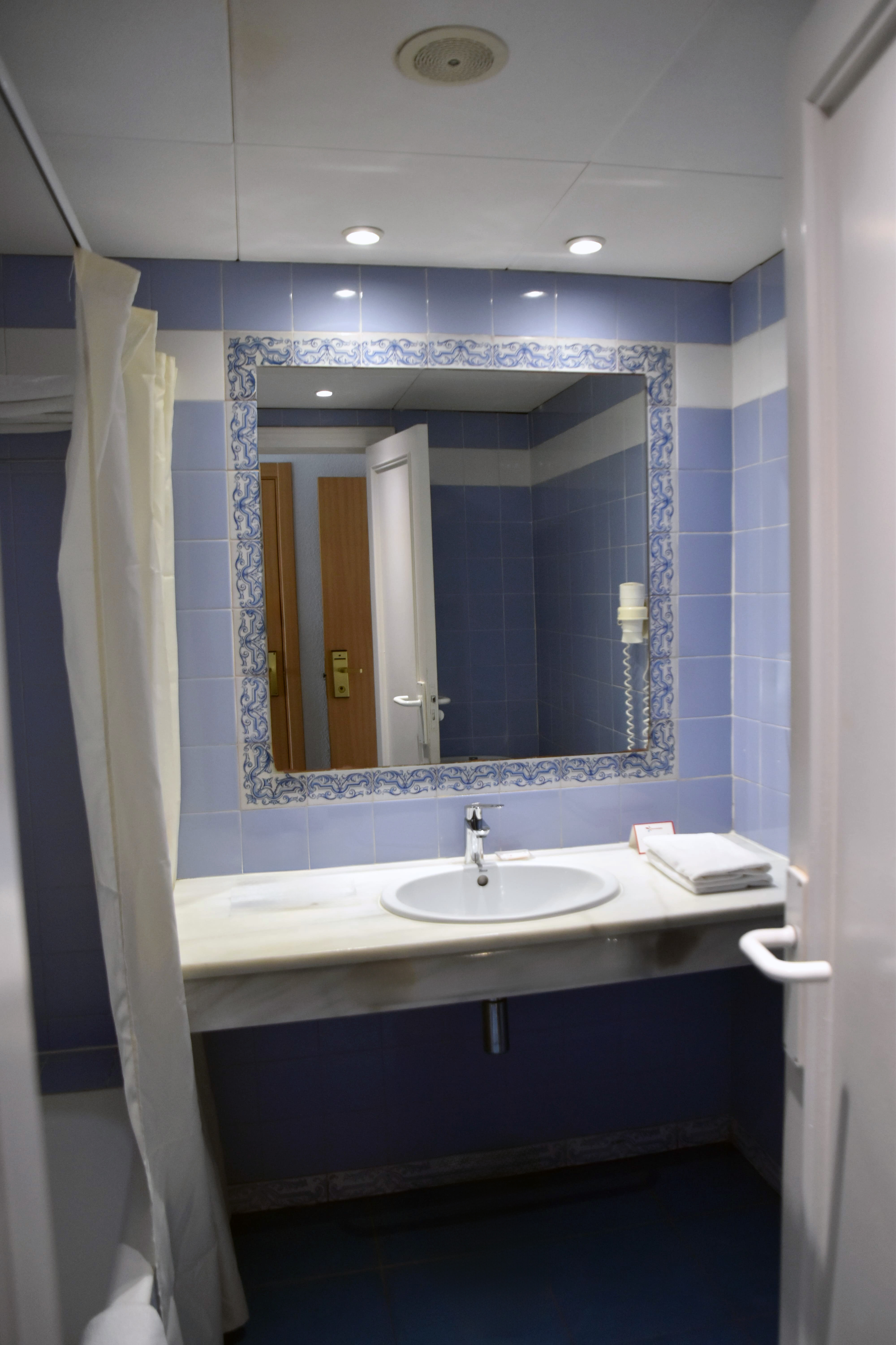 166_alta_dhroquetas Doble estándar.jpg